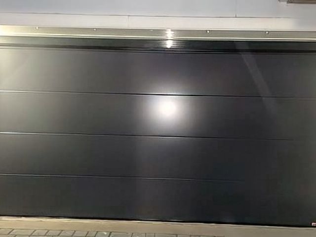 sectional-garage-doors-10-kireth-ai
