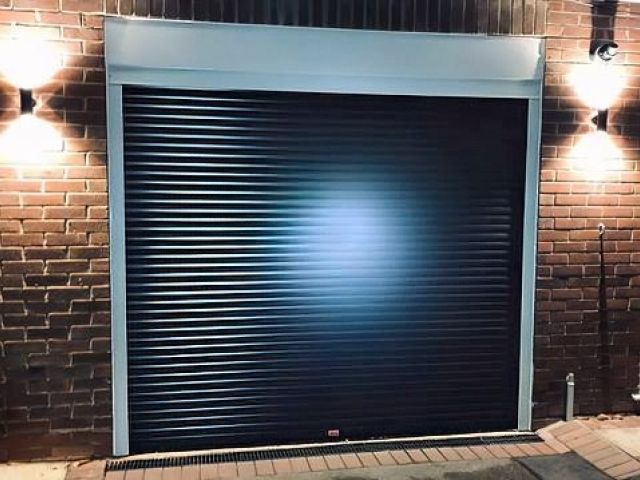 roller-garage-door-6-kireth-ai