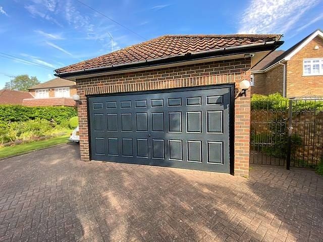 sectional-garage-doors-41-kireth-ai